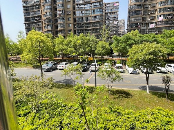 杭州临平临平良熟新苑临平南苑,艺尚小镇旁边,南苑地铁站附近,精装