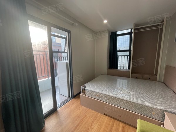 深圳宝安桃源居鹤洲村鹤洲村 1室0厅1卫 700元月 电梯房 南北通透出租