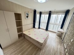 青岛市北中央商务区无中介 可月付 中央商务区靠近万达cbd 卓越 家具齐全出租房源真实图片