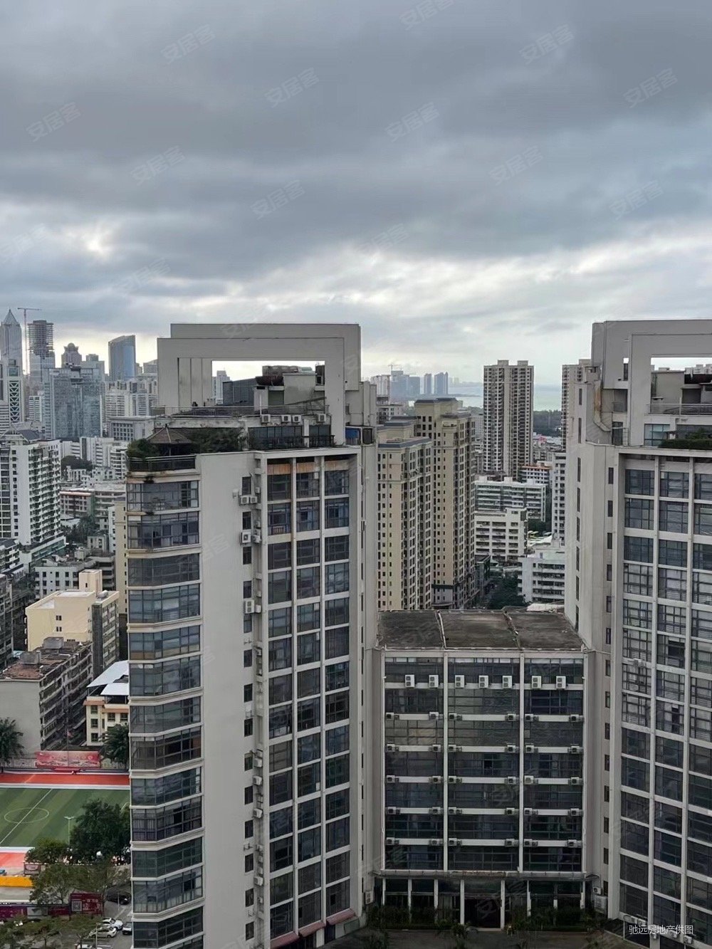 万国大都会对面 阳台可看市区夜景 国贸精装电梯3房,华发大厦二手房