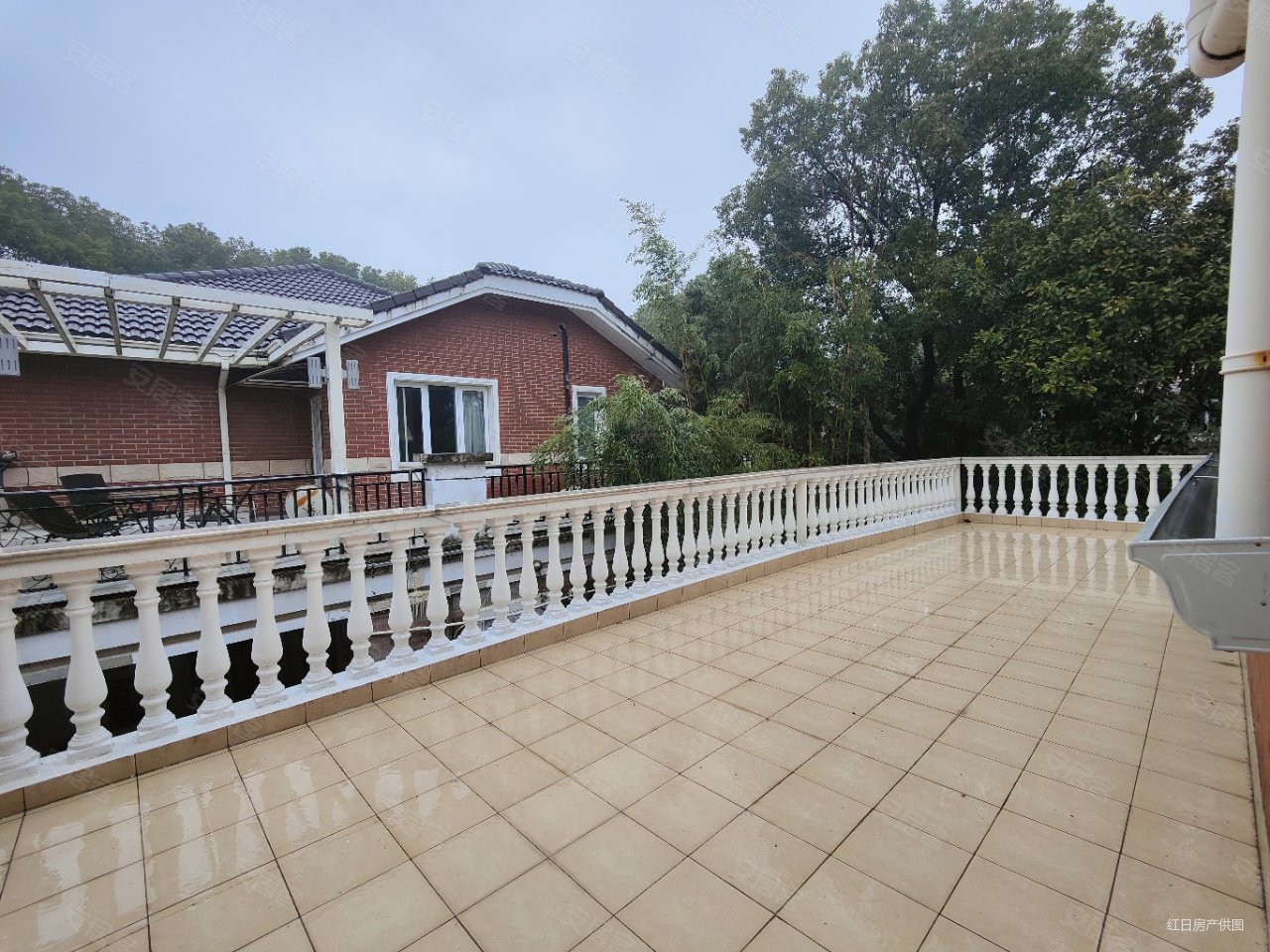 佘山银湖别墅新出大花园精装独栋产证面积361送地下室花园2亩