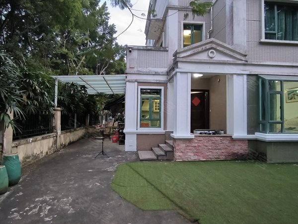 珠海高新区唐家湾海怡湾畔(别墅)海怡湾畔(别墅) 精装3室2厅2卫 家私