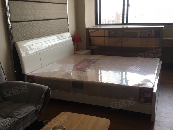 无锡宜兴新街壹克拉公馆一克拉公寓出租,朝南!