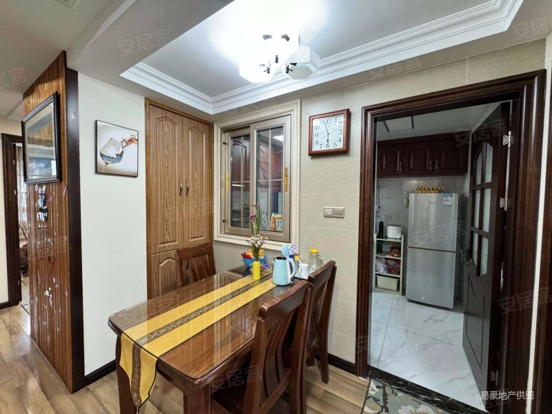 保亿风景御园 正规商品房 临地铁 刚需小三居 精装可拎包入住