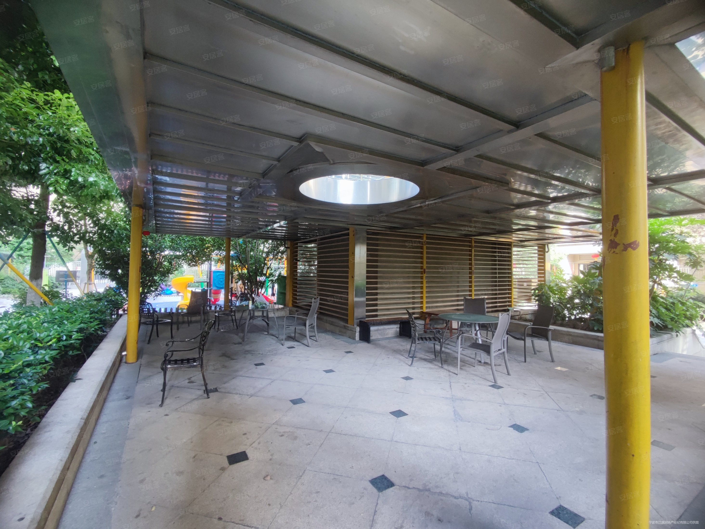 罗蒙环球城公寓