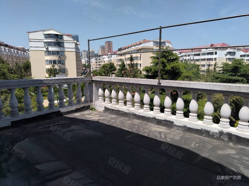 昆仑花园联排别墅带大院精装修仅售 498 万