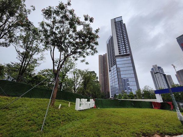 深圳南山前海远洋滨海大厦荔林地铁口精装一房5400,全新小区,环境好