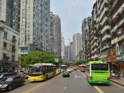 4医院家属区单元楼,解放军324医院后面(重庆1