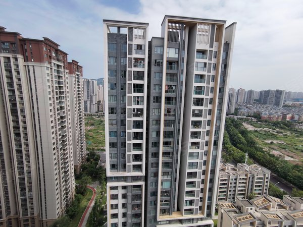 重庆永川万达广场实地蔷薇国际(一期)万达广场 实地蔷薇国际