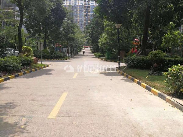 南宁青秀凤岭北凤岭名园二中对面 凤岭名园3房2厅 配齐拎包入住出租