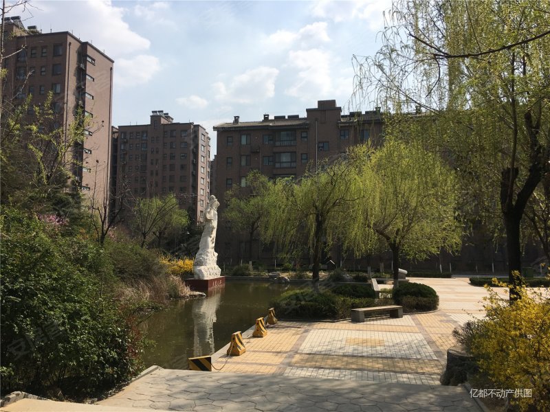 尚东19563室2厅2卫128.8㎡南北405万