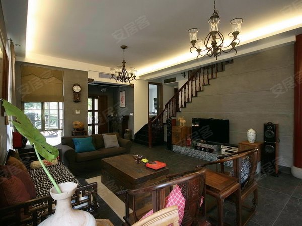 无锡宜兴宜城东氿一号(别墅)东氿一号(别墅) 4室2厅4卫 豪华装修 260