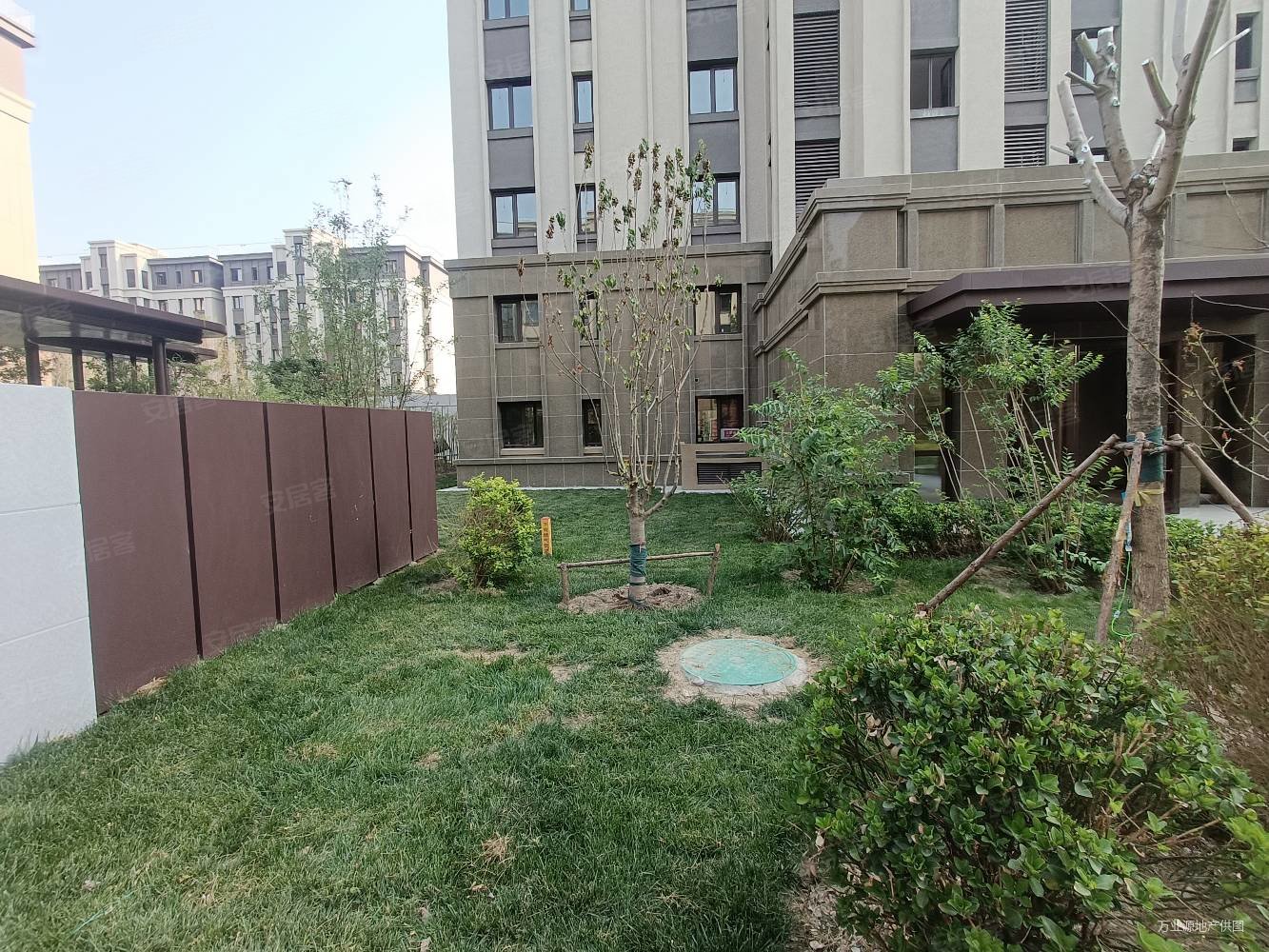 天成华境3室2厅3卫164㎡南北368万