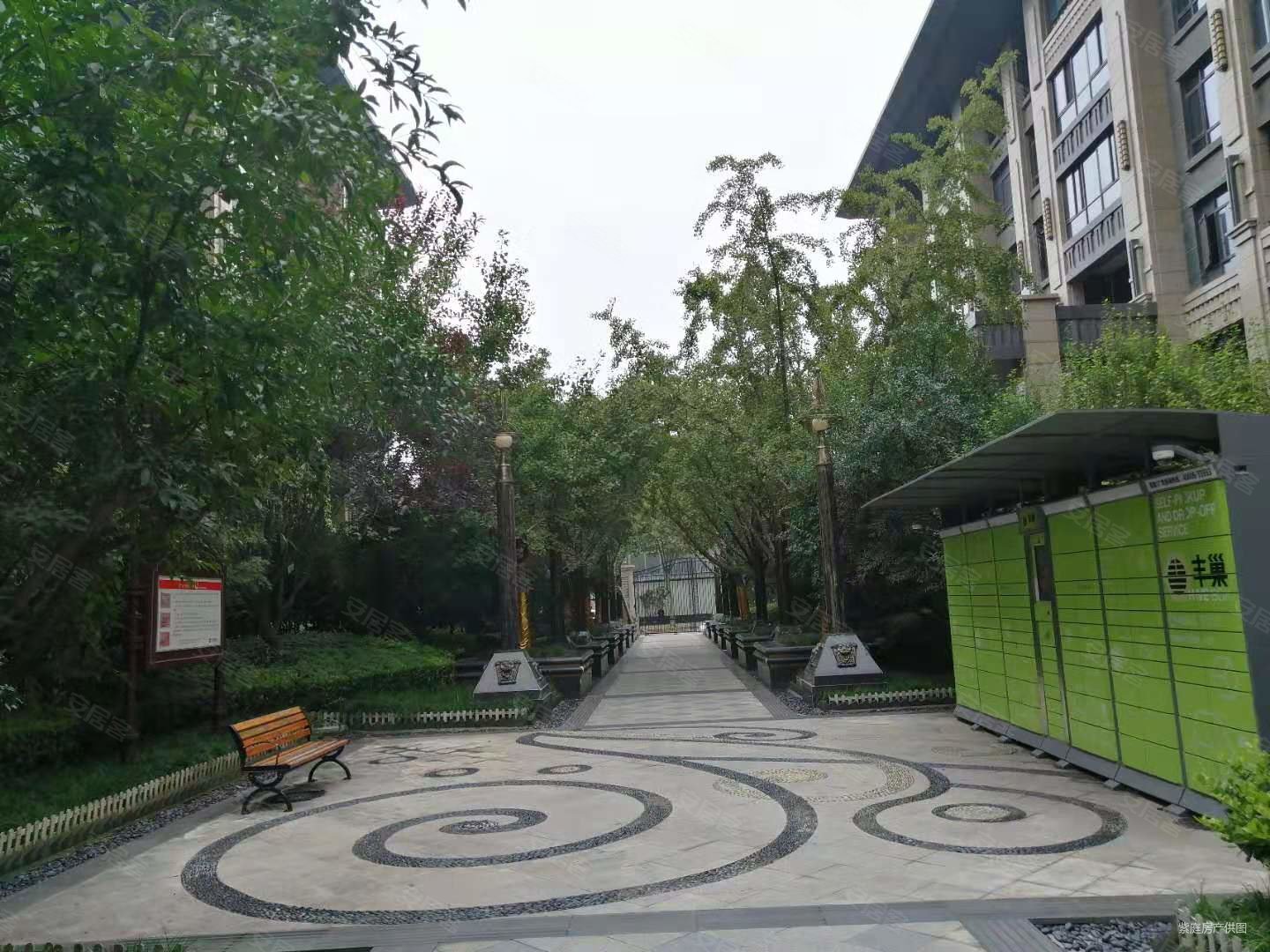 省委旁绿地海珀紫庭三室全明户型致电了解