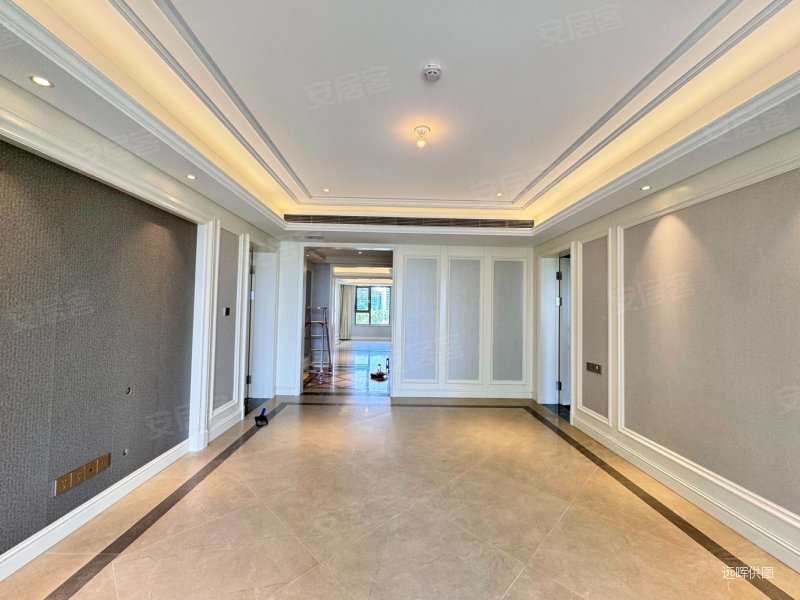 海信君逸次新房 看山看海 精装未住套四 出国急售送车位有钥匙