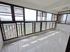 桂林灵川八里街城区彰泰峰誉精装4房2卫,看江景视野开阔,随时可以免费看房出租房源真实图片