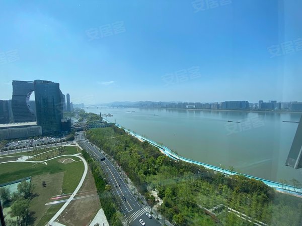 杭州滨江区政府金铂湾钱塘江畔金铂湾精装单身公寓,一线江景房,图片
