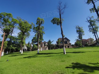 庆隆南山高尔夫国际社区柏翠庄