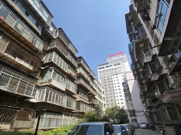 昆明西山金碧片区西坝新村28号院急租!