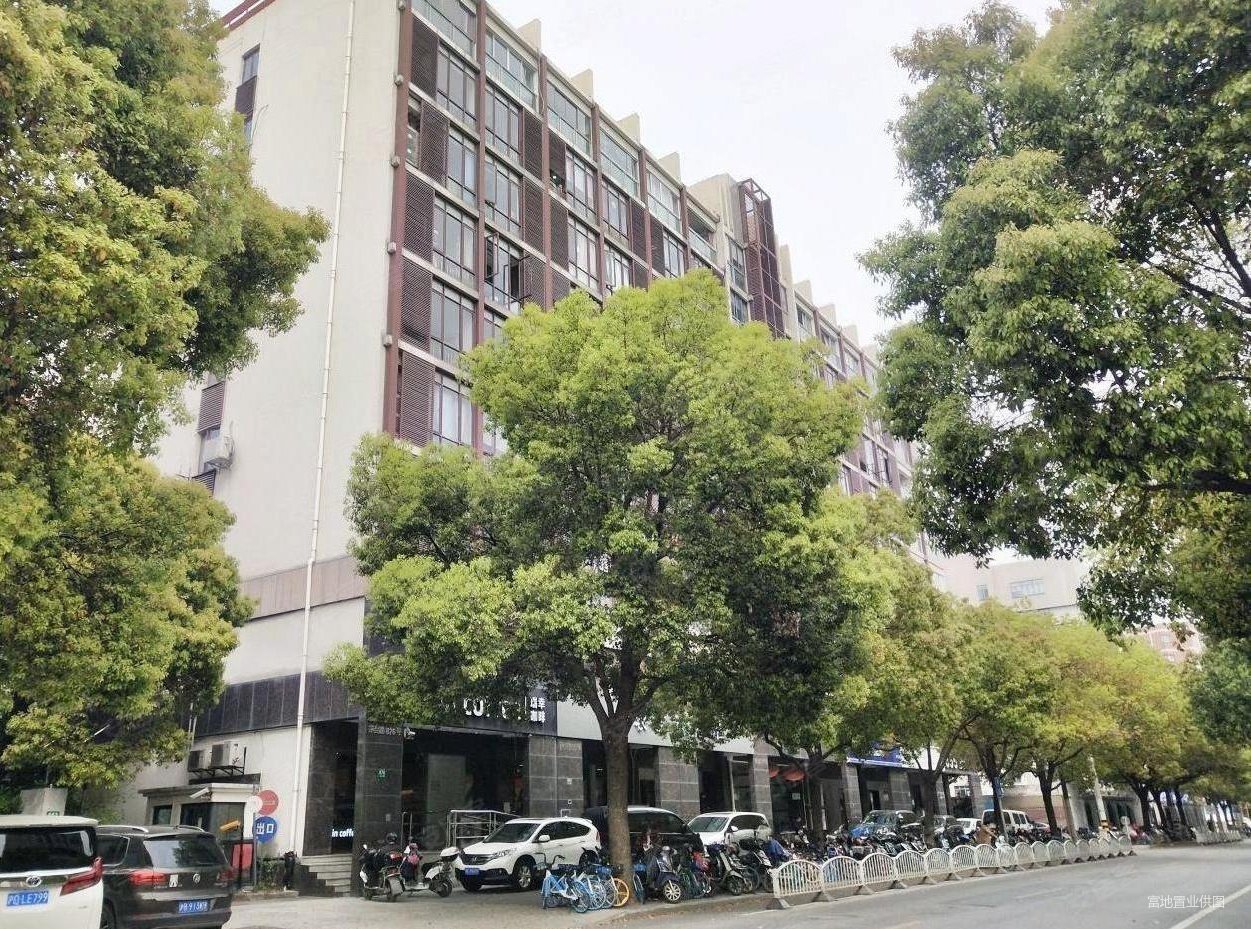 长宁区2号线 威宁路地铁站 朝南户型 带阳台 可实地看房,光华大厦二手