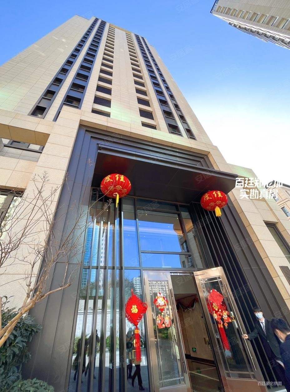 静安天御4室2厅3卫244.05㎡南北3200万