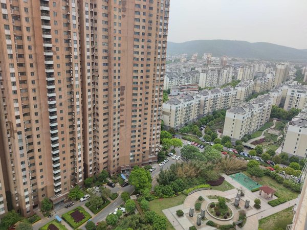 苏州常熟市区明日星城第五园明日星城大采光,大阳台,精装两房,诚心