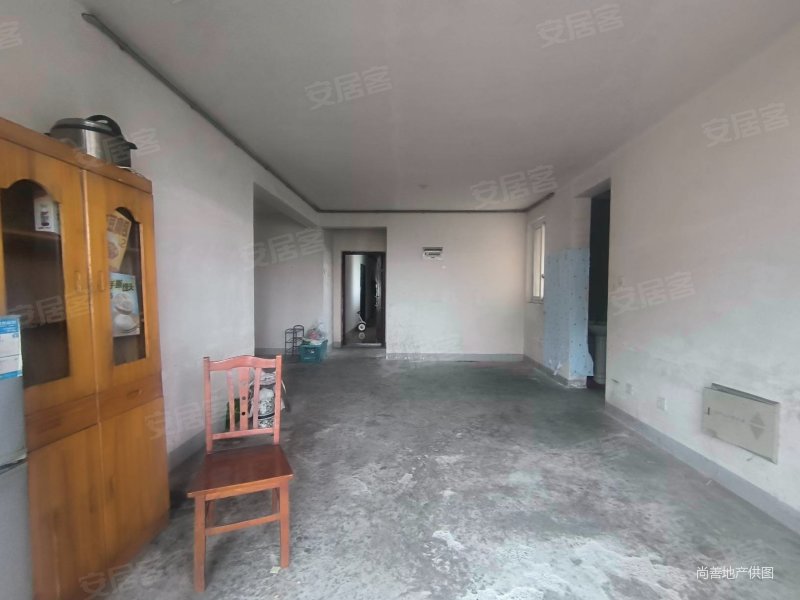 凌桥景园!三房两卫!诚心出售!看房有钥匙!