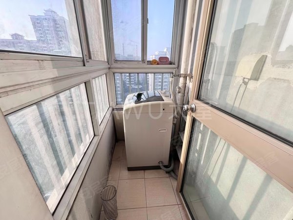 上海浦东金杨新村仙都绿苑看房方便,精装修,近地铁,空间大,小区好停车