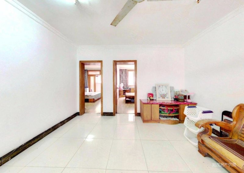 天泰花园3室2厅2卫110.03㎡南北198万