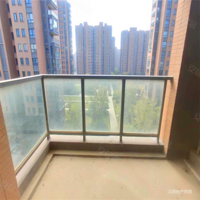 冠城三期 单价九千多 满两年 近地铁口 北小分校 纯东边户