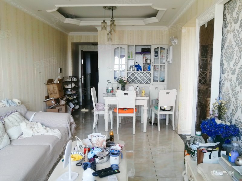 凯旋公馆精装套三中间楼层朝南采光好户型房子没得浪费满五