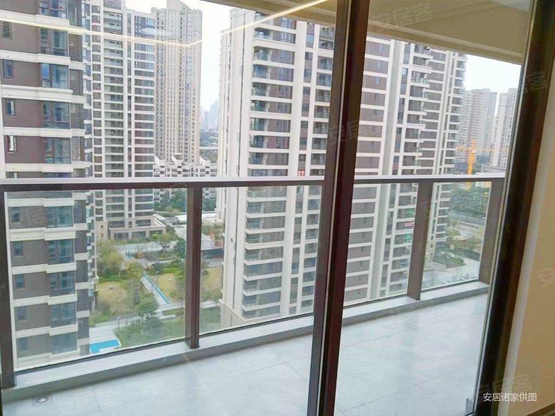 商品住宅 精装修 商圈成熟 双卫生间 南北通透,鲁能公馆三期二手房,2