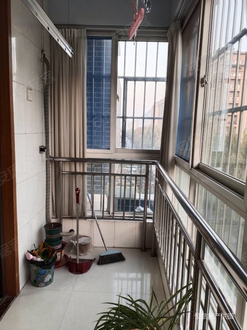 宝丽花园3室2厅1卫95㎡南55万