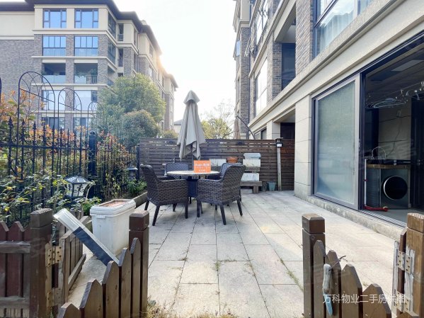 白鹭郡南秋荷坊精装修带花园超低密度商品房