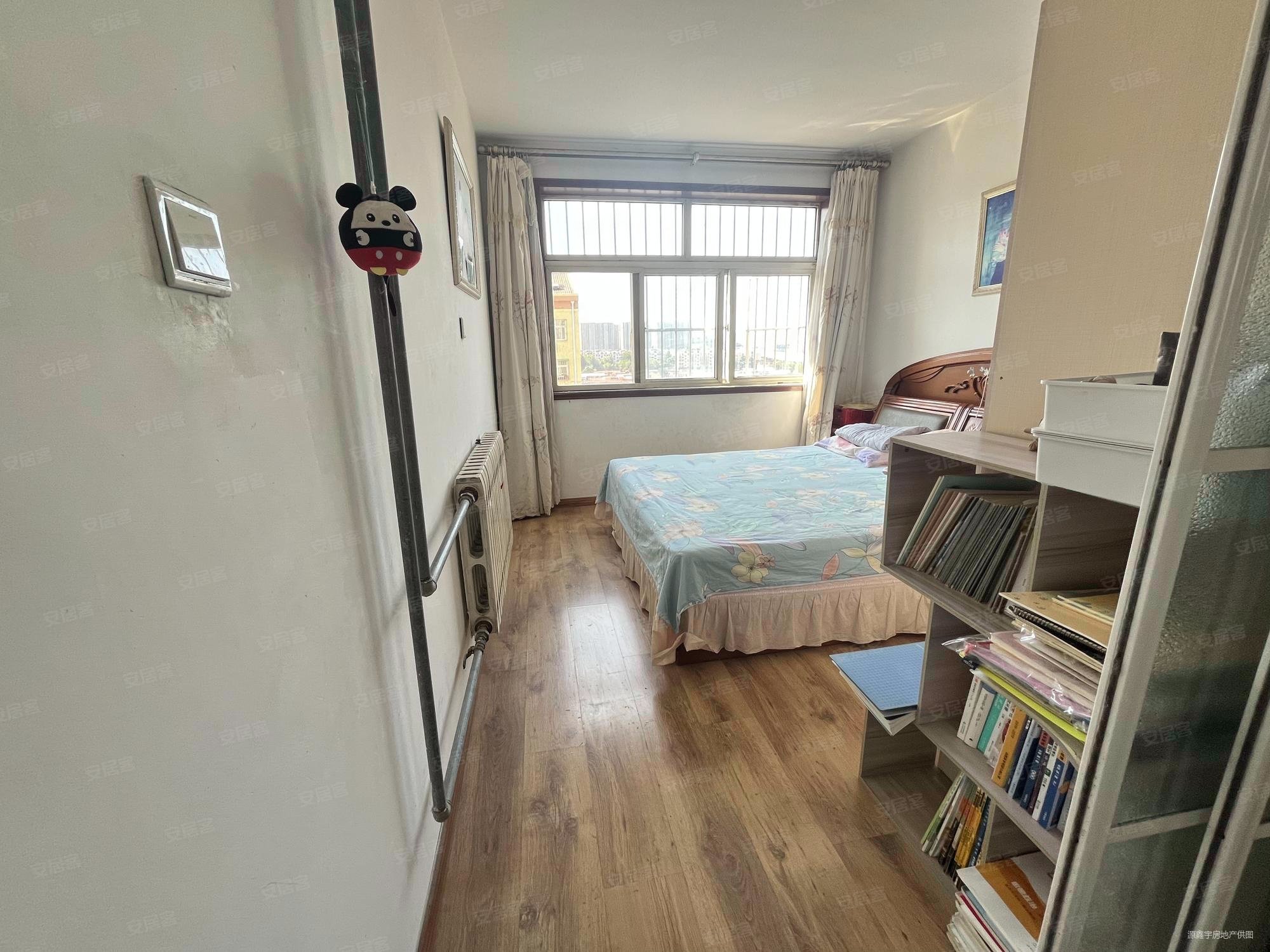 西山花苑2室1厅1卫61㎡南北56万