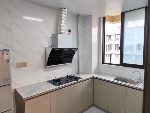 湖州安吉县递铺安吉清华园城南方向（全新精装两室）停车方便（天然气做饭有阳台）押一付一出租房源真实图片