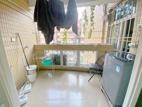 广州海珠昌岗中旅侨苑28号 昌岗地铁 小区园林管理 电梯三房 有钥匙