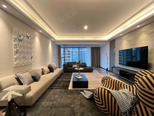 长沙岳麓梅溪湖北梅溪华府梅溪华府 4室2厅3卫 电梯房 精装修 216平