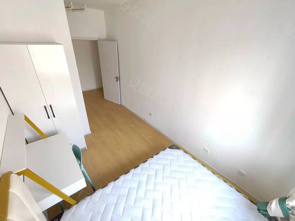 中心尚硅谷温都水城精装正规次卧1100电梯房可月付出租房源真实图片