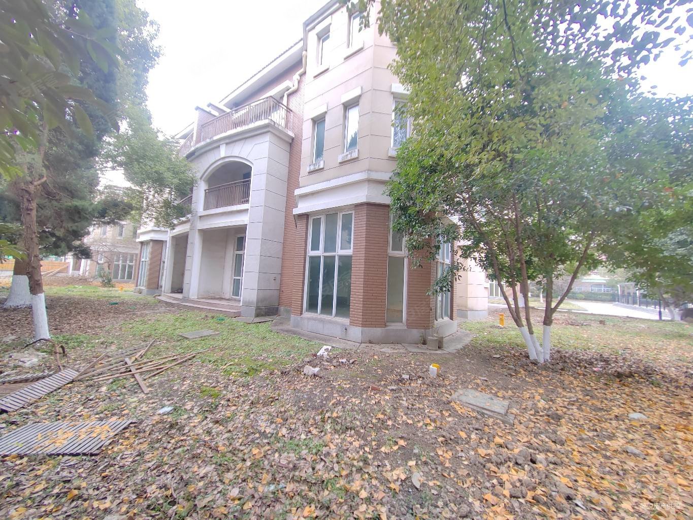 价格可谈,花都艺墅(别墅)二手房,1888万,6室2厅,4卫,380平米-昆山安居