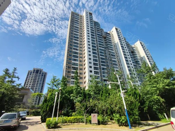 青岛崂山颐中体育场鲁信长春花园新上鲁信长春152平精装大套三,有钥匙