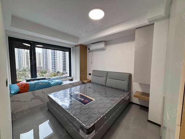 海宁长安镇农发区万城杭悦府下沙奥莱 杭悦府 精装修3房2卫 可合租 拎包入住 有密码出租房源真实图片