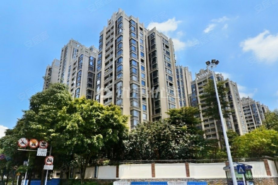 鼎峰尚境南北通透户型业主诚心出售