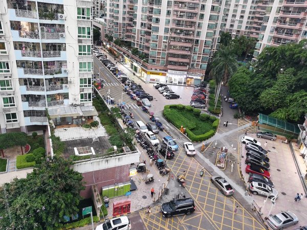 深圳宝安西乡天骄世家12号线流塘地铁站 天骄世家精装三房 全齐 通风