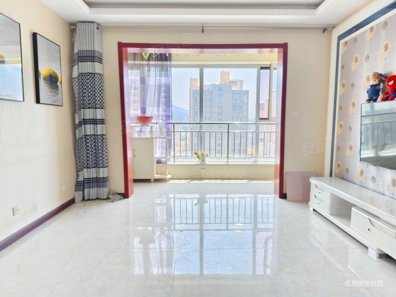 临地铁 装修好 板楼 带电梯 小区绿化高 交通便捷 动静分离,乾昌水榭