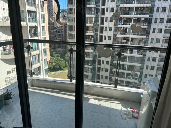 汕头龙湖星湖商业城东方玫瑰花园东方玫瑰花园电梯房2房 配套齐全拎包