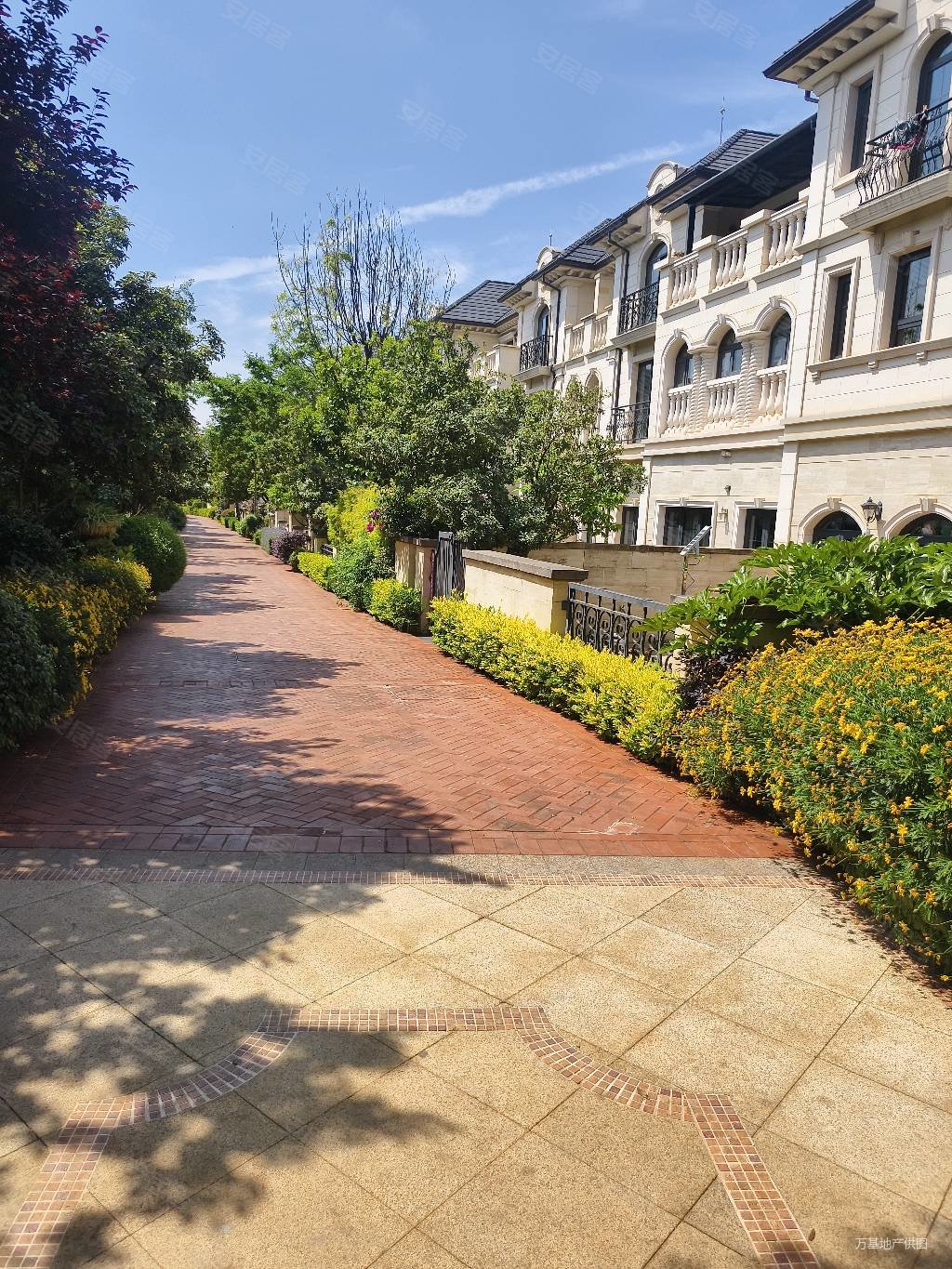 带200平米花园,公园1903康醍二手房,2200万,5室3厅,6卫,1105平米-昆明