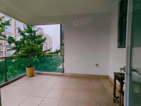 重庆渝北人和棕榈泉国际花园(一期)金开大道爱琴海商圈旁 棕榈泉(一期