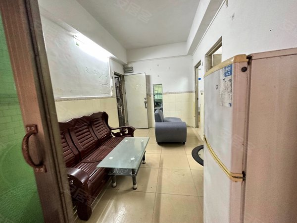 龙华地铁站汇海广场附近弓村两房一厅民水民电押一付一,龙华租房-深圳