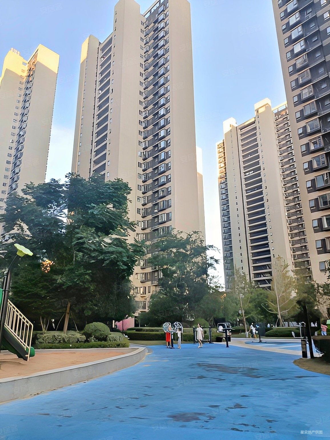 鸿海万科天空之城近地铁口近2049商业小区环境优美